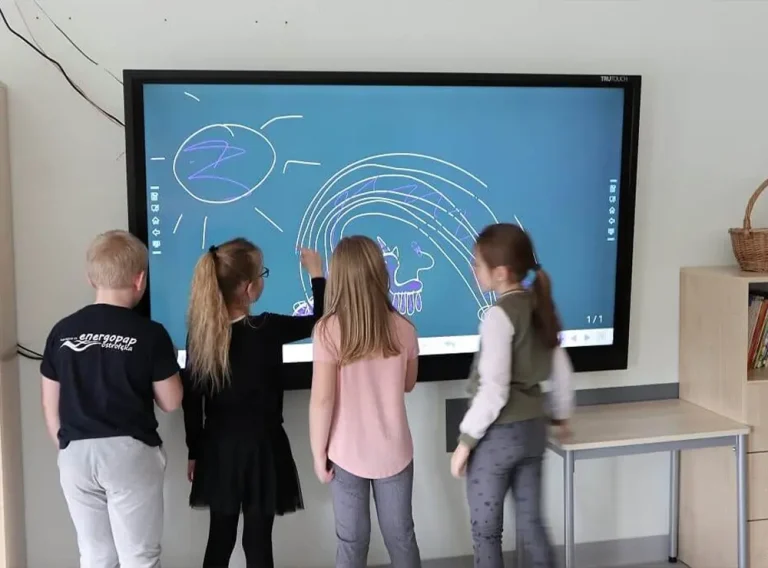 4K UHD interactive flat panel for classroom For Education
