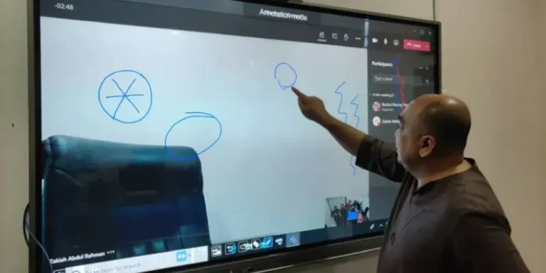 smart board touch screen