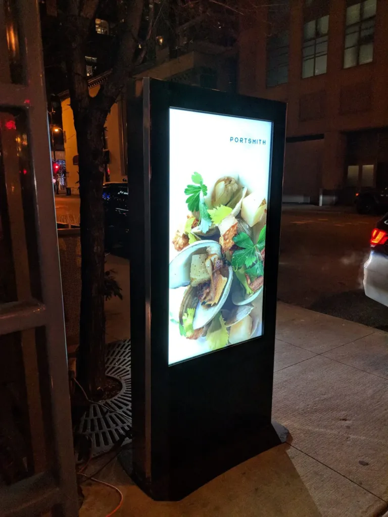 OEM outdoor digital signage kiosk supplier | Yoda